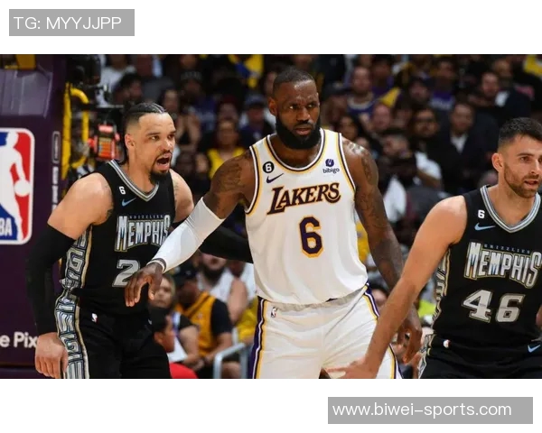 狄龙精彩表现逼退布朗尼詹姆斯替补席无奈比拇指下滑